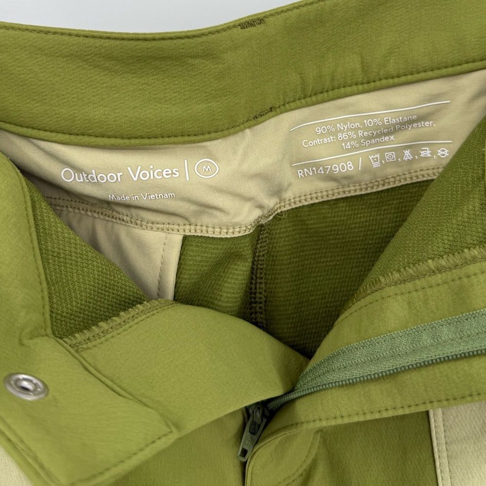 Outdoor Voices Olive and Cream Colorblock Active Skirt with Belt - Picture 7 of 8